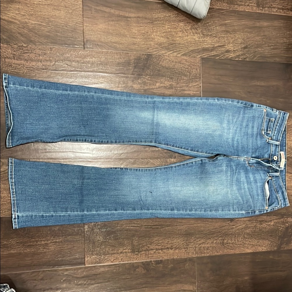Signature Levi Strauss Mid Rise Bootcut